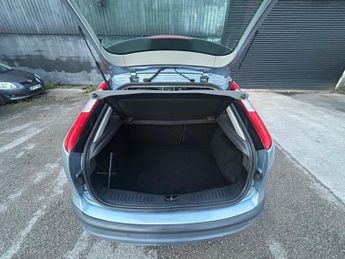 Ford Focus 1.6 Zetec Climate 5dr