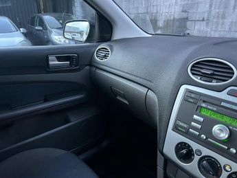 Ford Focus 1.6 Zetec Climate 5dr