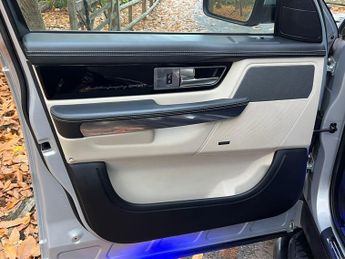 Land Rover Range Rover Sport 3.0 TD V6 Autobiography Sport CommandShift 4WD Euro 5 5dr