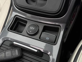 Ford Kuga 2.0 TDCi EcoBlue Vignale Powershift AWD Euro 6 (s/s) 5dr