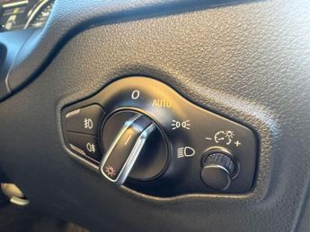 AUDI Q5 2.0 TDI S line Special Edition SUV 5dr Diesel S Tronic quattro E