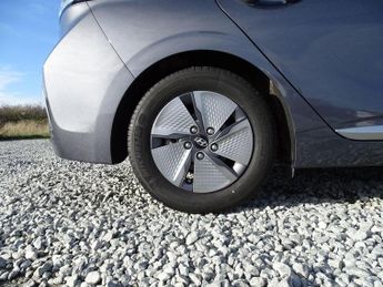 Hyundai IONIQ 1.6 h-GDi Premium DCT Euro 6 (s/s) 5dr