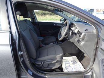 Hyundai IONIQ 1.6 h-GDi Premium DCT Euro 6 (s/s) 5dr