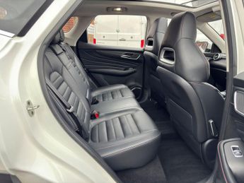 MG MG HS 1.5 T-GDI 16.6kWh Exclusive Auto Euro 6 (s/s) 5dr