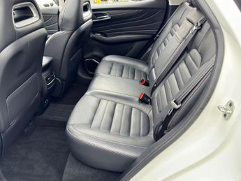 MG MG HS 1.5 T-GDI 16.6kWh Exclusive Auto Euro 6 (s/s) 5dr