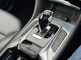 MG MG HS 1.5 T-GDI 16.6kWh Exclusive Auto Euro 6 (s/s) 5dr