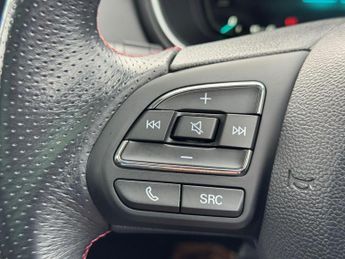 MG MG HS 1.5 T-GDI 16.6kWh Exclusive Auto Euro 6 (s/s) 5dr