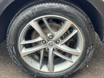 MG MG HS 1.5 T-GDI 16.6kWh Exclusive Auto Euro 6 (s/s) 5dr