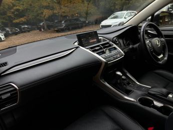 Lexus NX 2.5 300h Premier E-CVT 4WD Euro 6 (s/s) 5dr