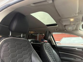 Ford Mondeo 2.0 TiVCT Vignale CVT 6Spd Euro 6 (s/s) 5dr