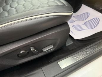 Ford Mondeo 2.0 TiVCT Vignale CVT 6Spd Euro 6 (s/s) 5dr