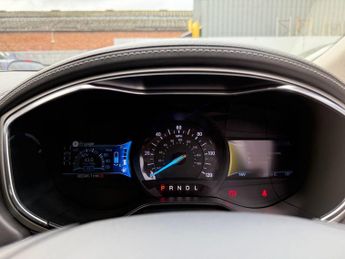 Ford Mondeo 2.0 TiVCT Vignale CVT 6Spd Euro 6 (s/s) 5dr