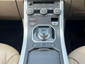 Land Rover Range Rover Evoque 2.2 SD4 Pure Auto 4WD Euro 5 (s/s) 5dr