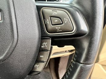 Land Rover Range Rover Evoque 2.2 SD4 Pure Auto 4WD Euro 5 (s/s) 5dr