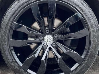 Volkswagen TIGUAN 2.0 Tiguan R-Line TDI BlueMotion Technology 4Motion Semi-Auto 4W