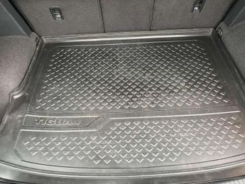 Volkswagen TIGUAN 2.0 Tiguan R-Line TDI BlueMotion Technology 4Motion Semi-Auto 4W