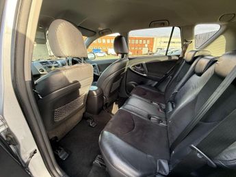 Toyota RAV4 2.2 D-CAT XT-R Auto 4WD Euro 5 5dr