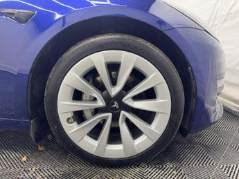 Tesla Model 3 (Dual Motor) Long Range Auto 4WDE 4dr