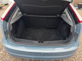 Ford Focus 1.6 Zetec 5dr