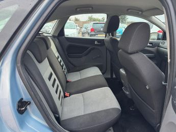 Ford Focus 1.6 Zetec 5dr