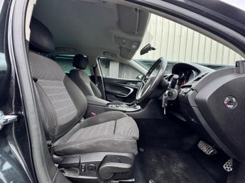 Vauxhall Insignia 2.0 CDTi SRi Nav Sports Tourer Auto Euro 5 5dr