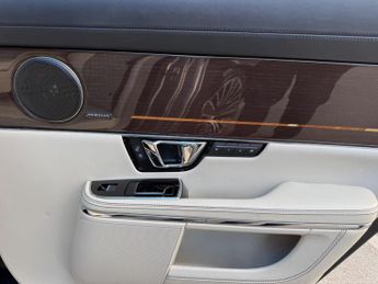 Jaguar XJ 3.0d V6 Autobiography Auto Euro 6 (s/s) 4dr (LWB)