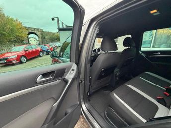 Volkswagen Tiguan 2.0 TDI BlueMotion Tech R-Line DSG 4WD Euro 5 (s/s) 5dr