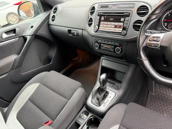 Volkswagen Tiguan 2.0 TDI BlueMotion Tech R-Line DSG 4WD Euro 5 (s/s) 5dr