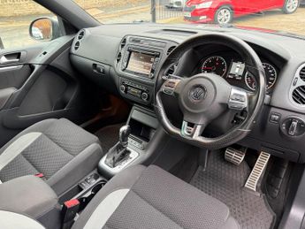 Volkswagen Tiguan 2.0 TDI BlueMotion Tech R-Line DSG 4WD Euro 5 (s/s) 5dr