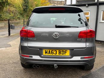 Volkswagen Tiguan 2.0 TDI BlueMotion Tech R-Line DSG 4WD Euro 5 (s/s) 5dr