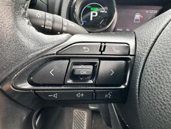 Toyota Yaris 1.5 VVT-h Dynamic E-CVT Euro 6 (s/s) 5dr