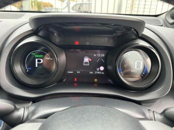 Toyota Yaris 1.5 VVT-h Dynamic E-CVT Euro 6 (s/s) 5dr