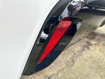 Toyota Yaris 1.5 VVT-h Dynamic E-CVT Euro 6 (s/s) 5dr