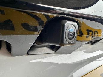 Toyota Yaris 1.5 VVT-h Dynamic E-CVT Euro 6 (s/s) 5dr