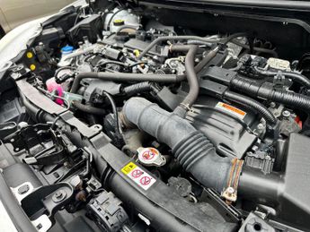 Toyota Yaris 1.5 VVT-h Dynamic E-CVT Euro 6 (s/s) 5dr