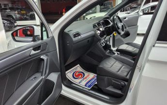 Volkswagen Tiguan 2.0 TDI BlueMotion Tech R-Line SUV 5dr Diesel DSG 4Motion Euro 6