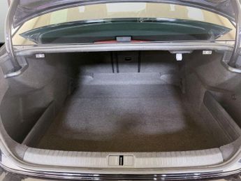 Volkswagen Passat 2.0 TDI BlueMotion Tech R-Line Euro 6 (s/s) 4dr