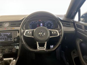 Volkswagen Passat 2.0 TDI BlueMotion Tech R-Line Euro 6 (s/s) 4dr