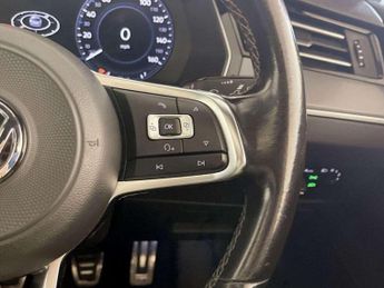 Volkswagen Passat 2.0 TDI BlueMotion Tech R-Line Euro 6 (s/s) 4dr