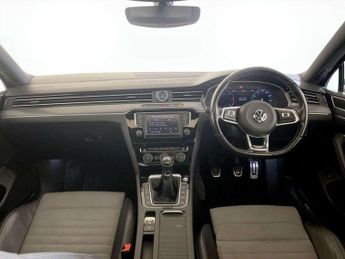 Volkswagen Passat 2.0 TDI BlueMotion Tech R-Line Euro 6 (s/s) 4dr