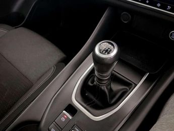 Nissan Qashqai 1.3 DIG-T MHEV N-Connecta Euro 6 (s/s) 5dr