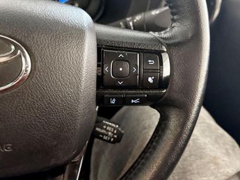 Toyota Hilux 2.8 D-4D Invincible X 4WD Euro 6 (s/s) 4dr