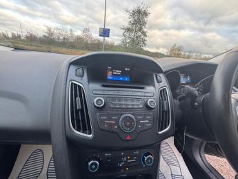 Ford Focus 1.6 Zetec Powershift Euro 6 5dr