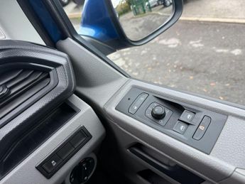 Volkswagen Transporter 2.0 TDI T28 Highline DSG FWD SWB Euro 6 (s/s) 5dr
