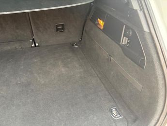 Volkswagen Touareg 3.0 TDI V6 BlueMotion Tech R-Line Tiptronic 4WD Euro 6 (s/s) 5dr