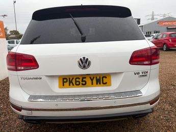 Volkswagen Touareg 3.0 TDI V6 BlueMotion Tech R-Line Tiptronic 4WD Euro 6 (s/s) 5dr