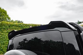 Land Rover Defender 110 3.0 D300 MHEV X-Dynamic HSE Auto 4WD Euro 6 (s/s) 5dr