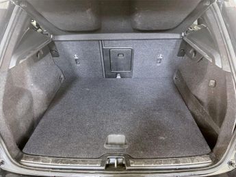 Volvo XC40 1.5h T5 Twin Engine Recharge 10.7kWh R-Design SUV 5dr Petrol Plu