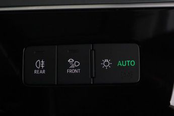 Audi e-tron 50 Technik Auto quattro 5dr 71.2kWh (11kW Charger)