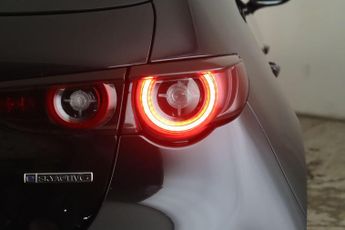 Mazda Mazda3 2.0 e-SKYACTIV-G MHEV SE-L Lux Euro 6 (s/s) 5dr